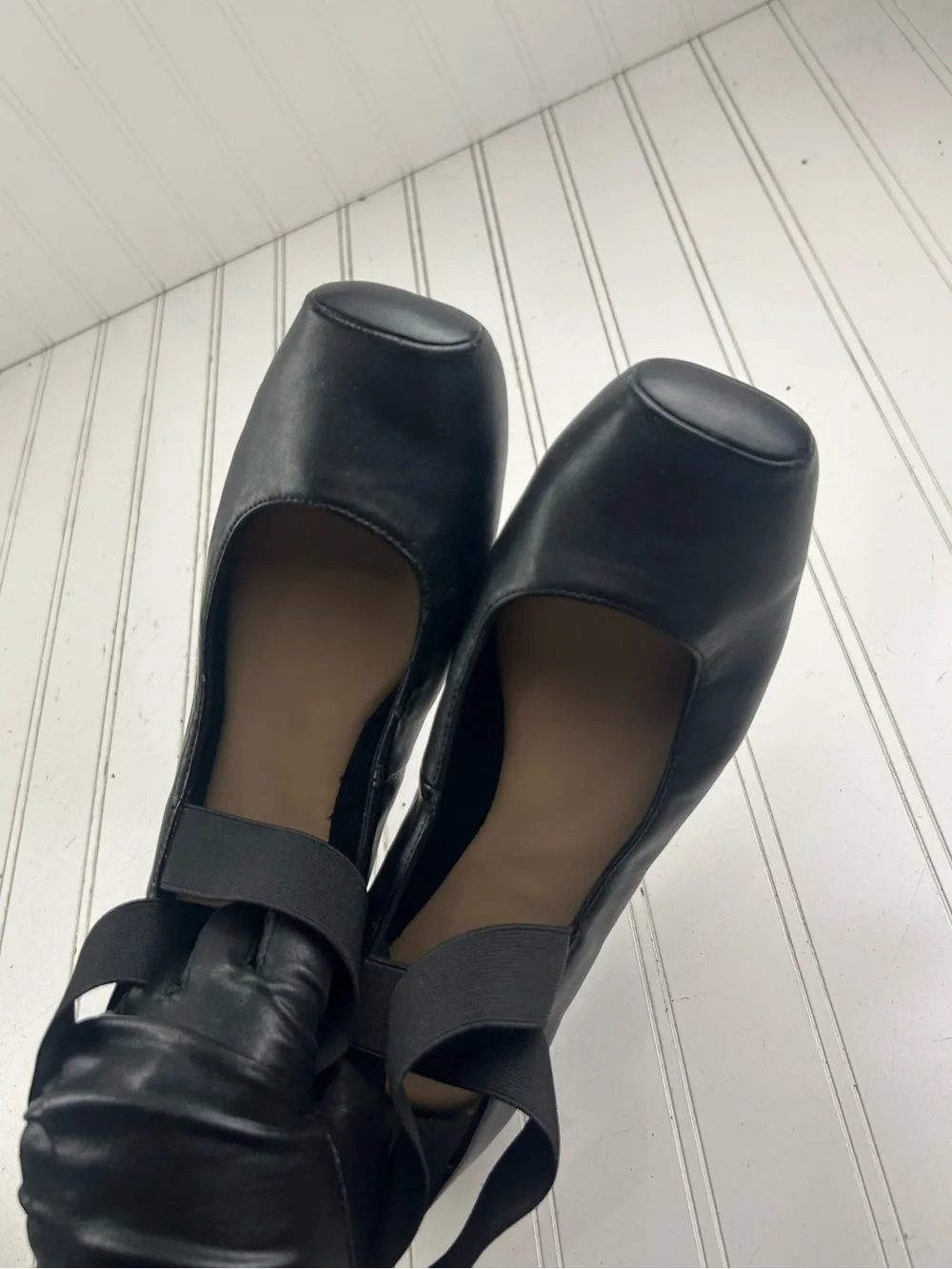 A.N.A Black Leather Crisscross Ankle Strap Slip On Ballet Flats Women’s Size 9M